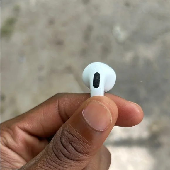 Apple White Wireless Earbuds